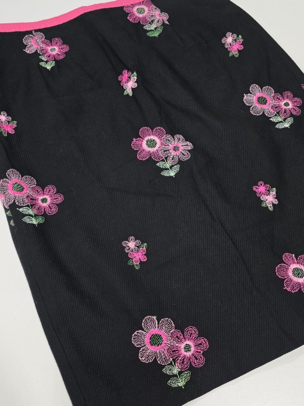 Cynthia Steffe ✦ Embroidered Jacket & Skirt Set ✦ Black Pink Floral Size 4 - Picture 12 of 16